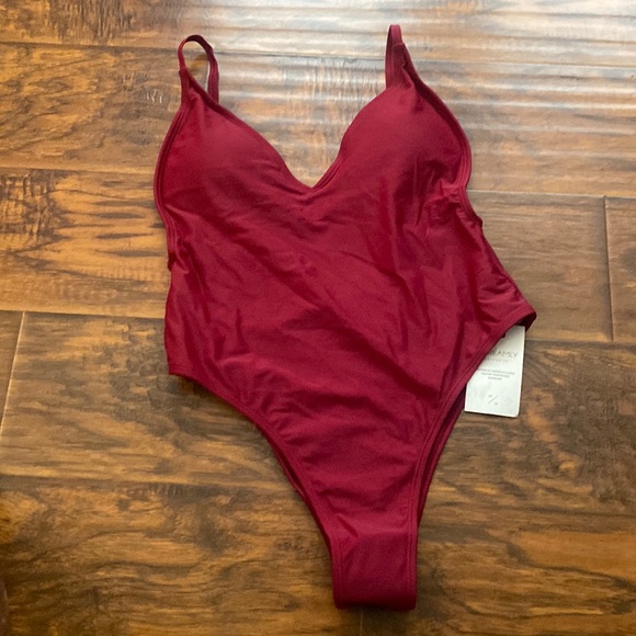 Adreamly Low Back Swimsuits - Picture 2 of 9